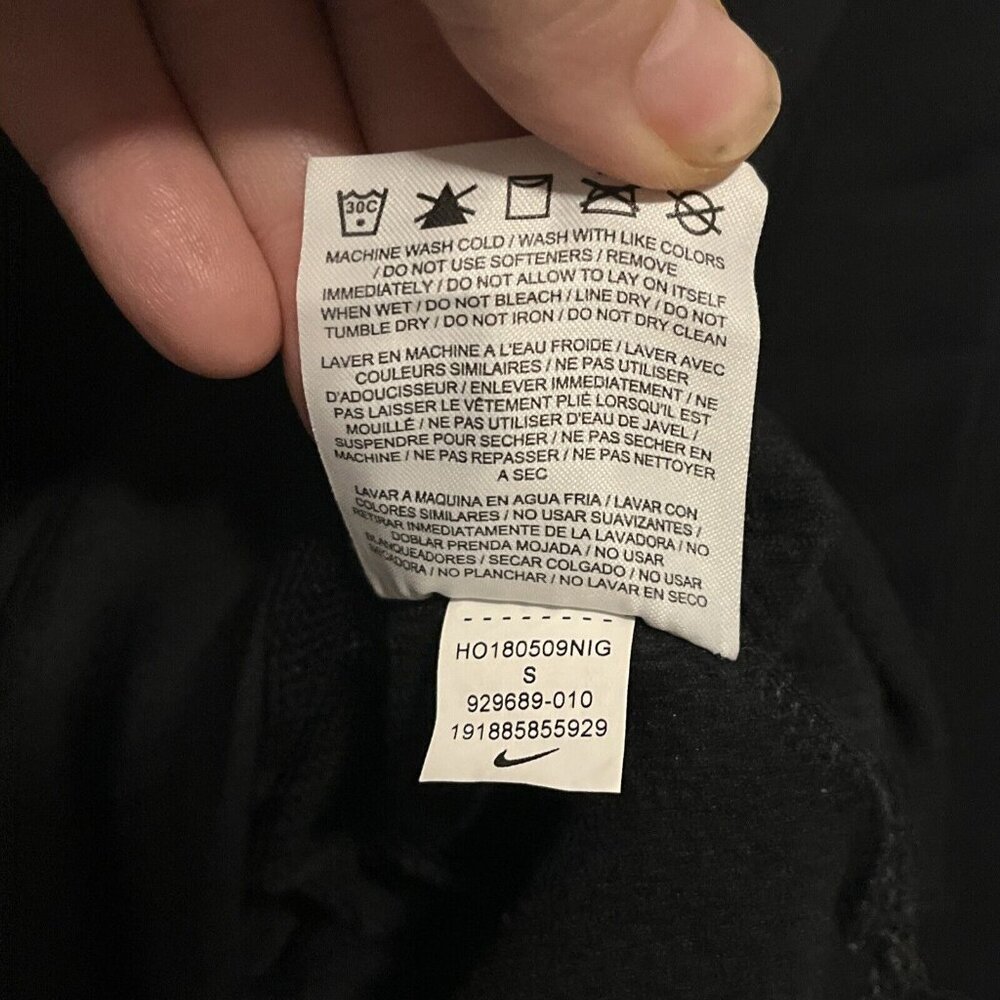 Nike Black Thermal Long Sleeve Shirt, Fuzzy Inside Size Small Logo On Left Chest - Picture 5 of 8